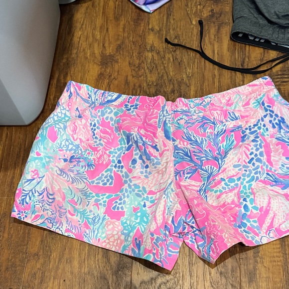 Lilly Pulitzer Pink and Blue Patterned Athletic Shorts - Picture 4 of 4